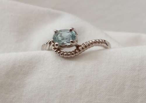 HIGH QUALITY SILVER PLATED BLUE CRYSTAL UK SIZE 7 RING - ONLY ONE AVAILABLE