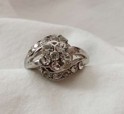 SILVER PLATED CRYSTAL UK SIZE 7 - ONLY ONE AVAILABLE