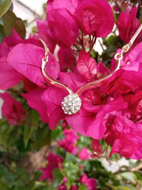 GOLD PLATED AUSTRIAN CRYSTAL NECKLACE