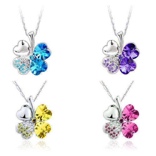SWAROVSKI CRYSTAL CLOVER NECKLACE IN PURPLE