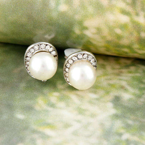 CLASSIC FAUX PEARL EAR STUDS