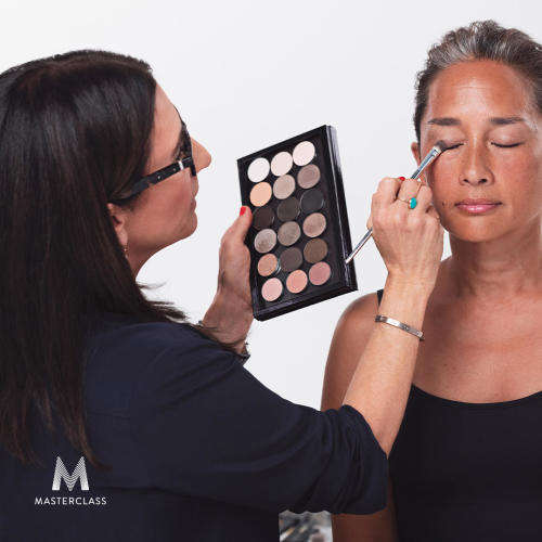 Bobbi Brown Teaches Beauty and Make-up Masterclass | 19 Video Lessons | 1 PDF | On-Demand Access