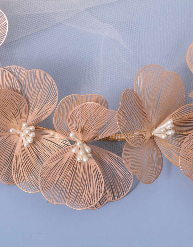 Bridal headpiece Hollow Out Leaf Decor Bridal headpiece Hollow Out Leaf Decor