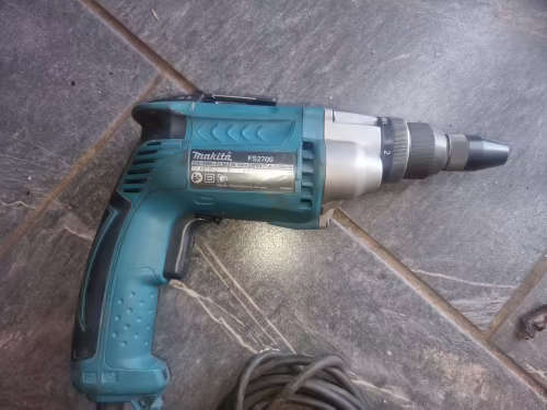Makita screwdriver for roofs and drywalling