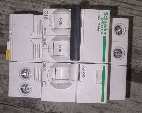 Schneider 16amp earth leakage