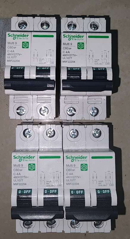 SCHNEIDER 4 amp circuitbreakers