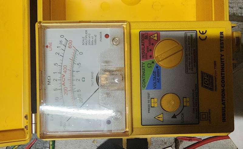TopTronic analog insulation tester