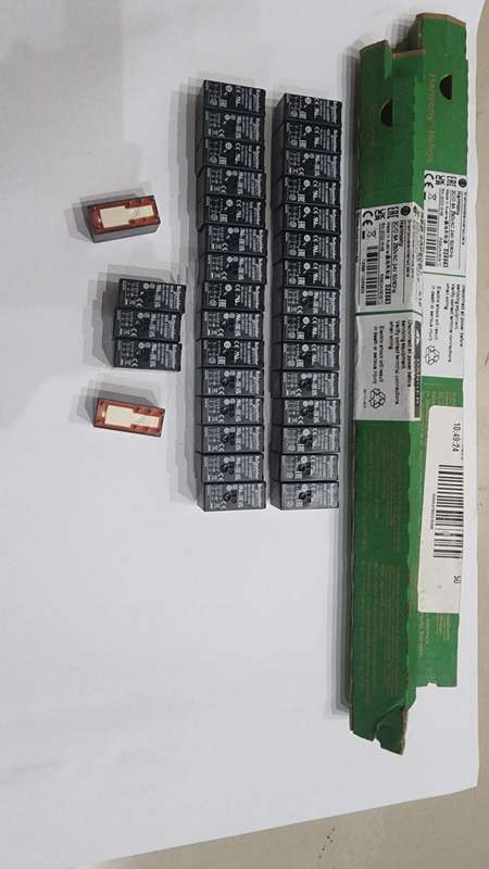 Schneider RSB 2A080B7 plug in relay