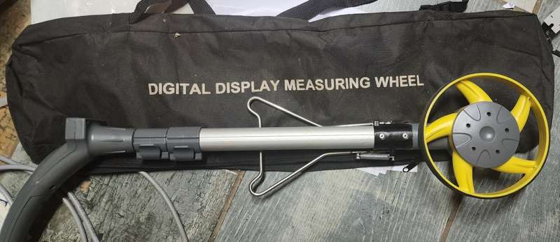 Digital display measuring wheel