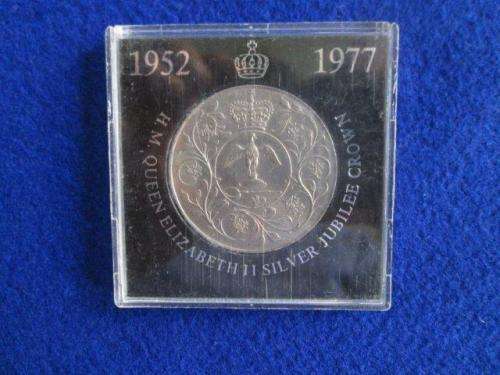 1952 - 1977 QUEEN ELIZABETH SILVER JUBILEE COIN- UNCIRCULATED.