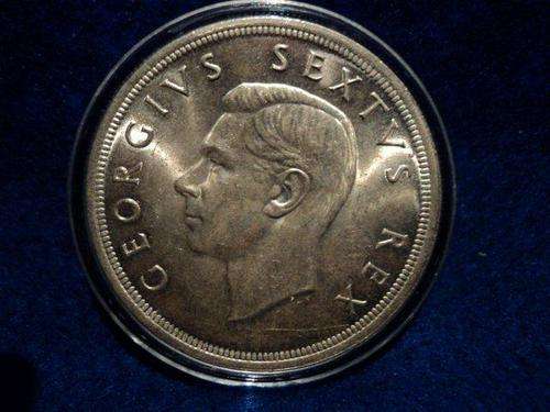 UNION OF SA 1952 Silver Crown ( 5 Shillings ). Circulated Coin?
