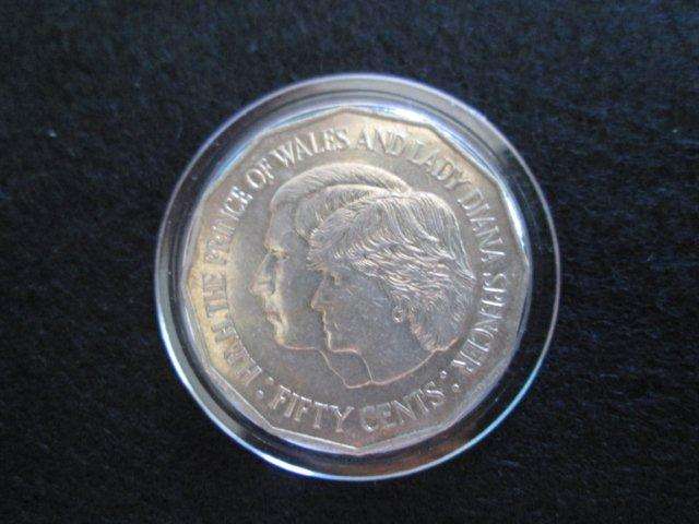 1981 50 cent Coin Australia Royal Wedding Prince Charles Diana Spencer.