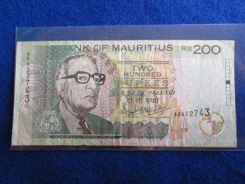 Bank of Mauritius 2004 - 200 Rupees.  Circulated.
