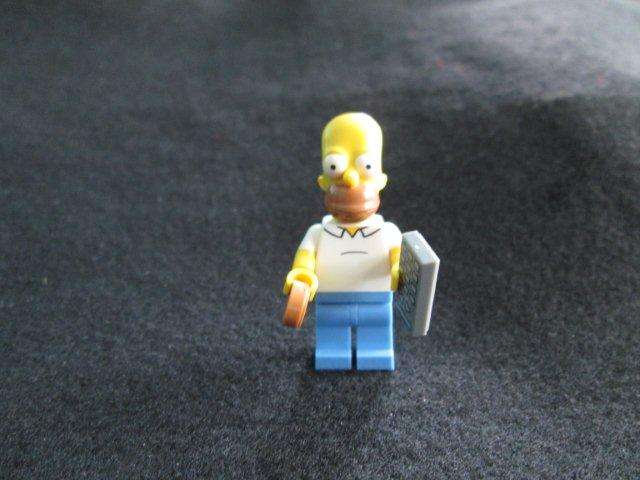 Lego Simpson.