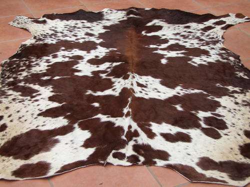 NGUNI HIDE - RED & WHITE (Nr 19)