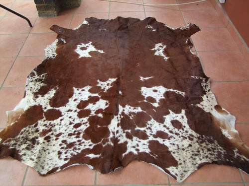 TANNED NGUNI HIDE - RED & WHITE (NR 4)