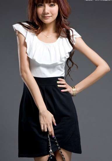 CLEARANCE SALE !!STUNNING BLACK AND WHITE DRESS