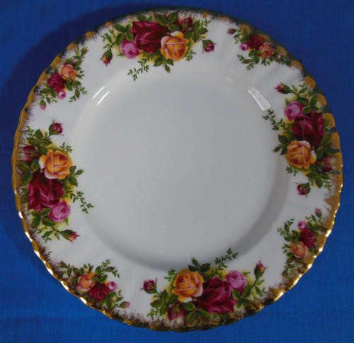 ROYAL ALBERT  "OLD COUNTRY ROSES"  SIDE PLATE  21cm