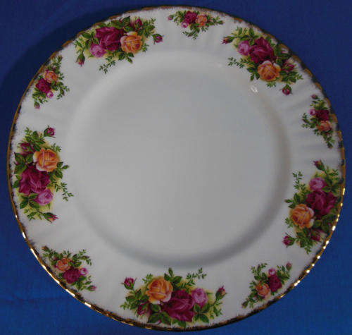 ROYAL ALBERT  "OLD COUNTRY ROSES"  DINNER PLATE  26cm - 8 available