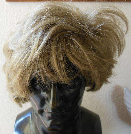 BLONDE WIG