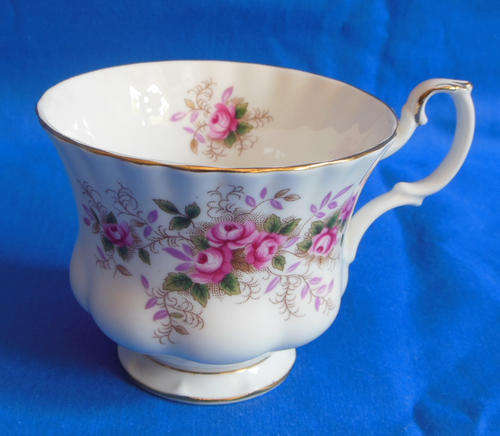 ROYAL ALBERT  "LAVENDER ROSE "   CUP  #1