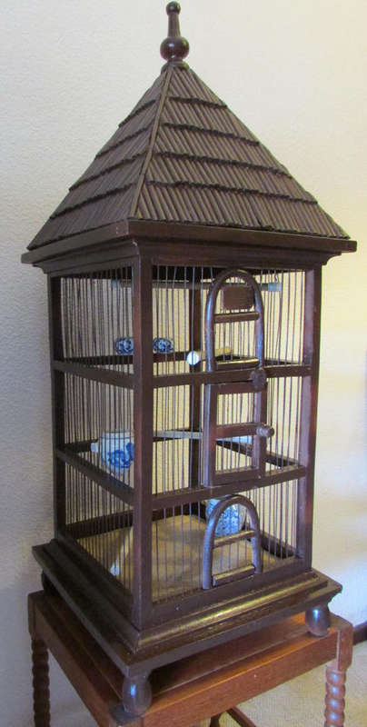 ORNAMENTAL CHINESE BIRD CAGE