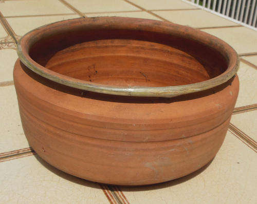 TERRACOTTA PLANT POT