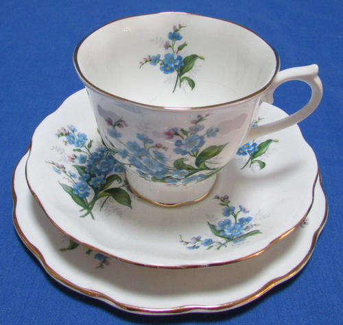 ROYAL ALBERT  "FORGET-ME-NOT"   TEA TRIO
