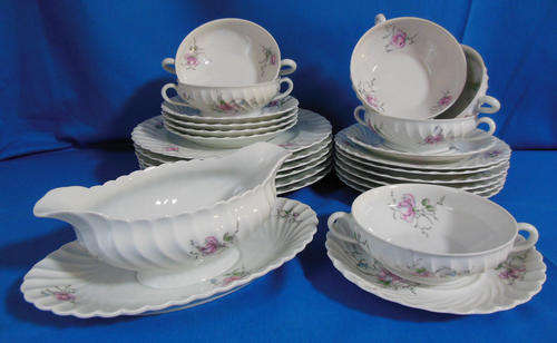 VINTAGE HAVILAND LIMOGES DINNER SET - 6 PLACE - 25 pieces - With Gravy Boat