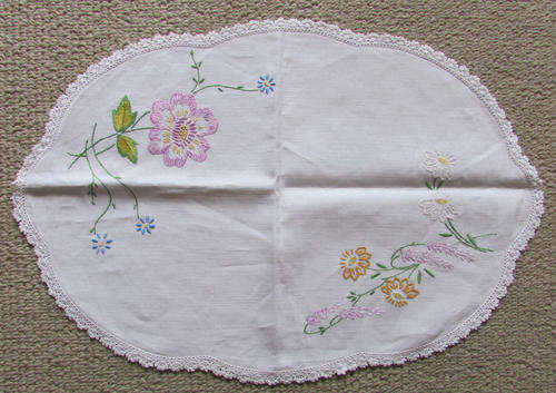 VINTAGE OVAL TRAY CLOTH