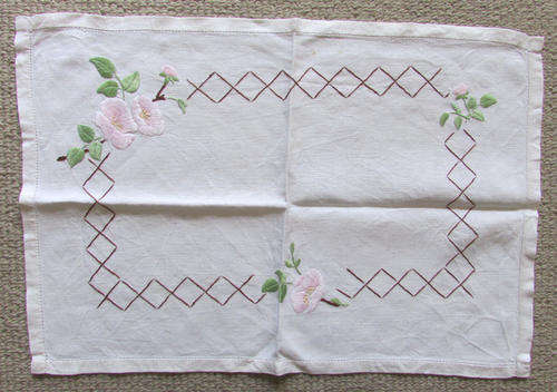 VINTAGE RECTANGULAR TRAY CLOTH