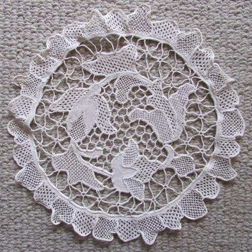 VINTAGE LACE DOILY