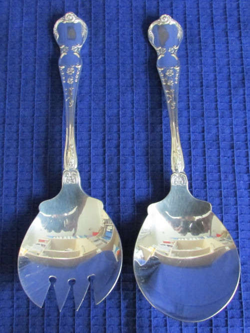 ATTRACTIVE SILVER PLATED SALAD SERVERS