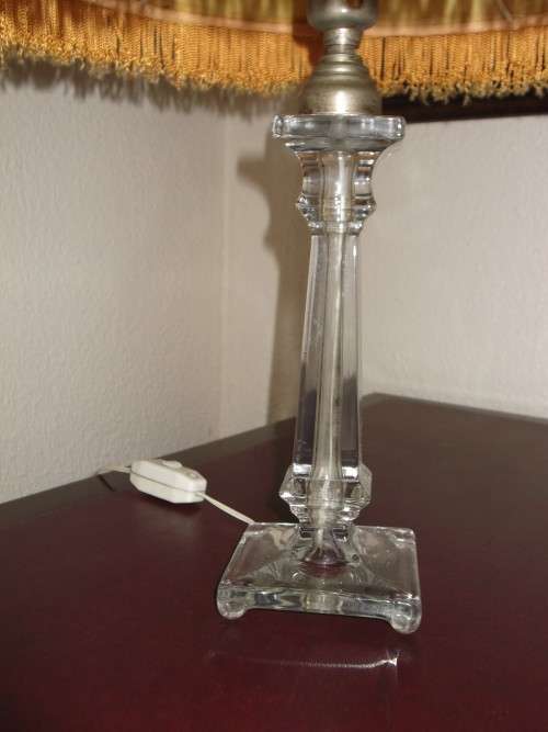 GLASS BASE TABLE LAMP WITH SHADE