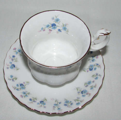 ROYAL ALBERT  "MEMORY LANE "   COFFEE DUO