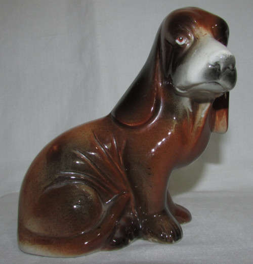 LARGE SITTING DOG FIGURINE - BASSET ?  DACHSHUND ?