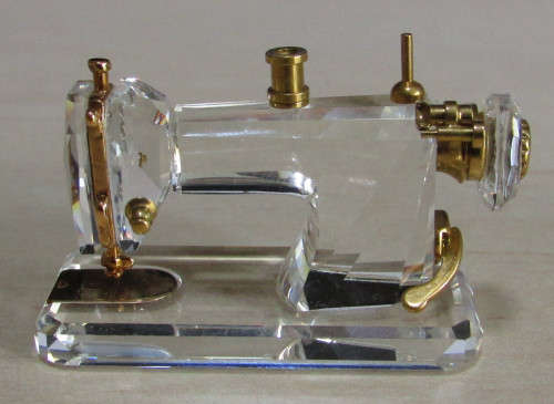 SWAROVSKI Crystal Memories - SEWING MACHINE