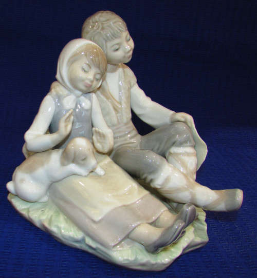 LLADRO   Figurine - "Friendship" - retired