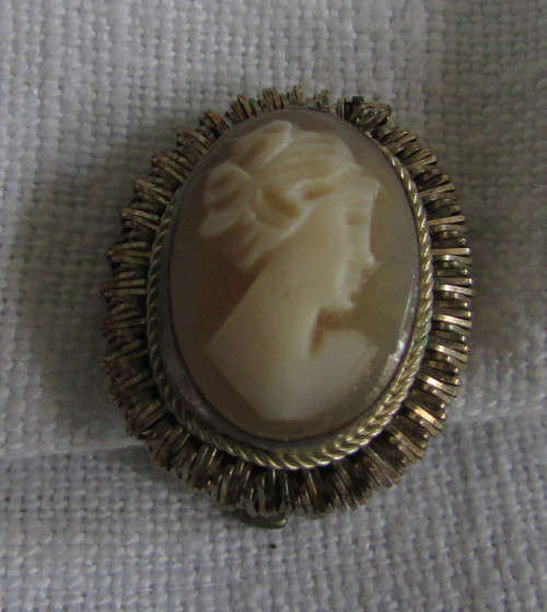 SHELL CAMEO SILVER EARRINGS - CLIP-ON TYPE - STAMPED BA800