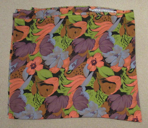 BEAUTIFUL POLYESTER FABRIC  2.6 metres long x 114cm wide