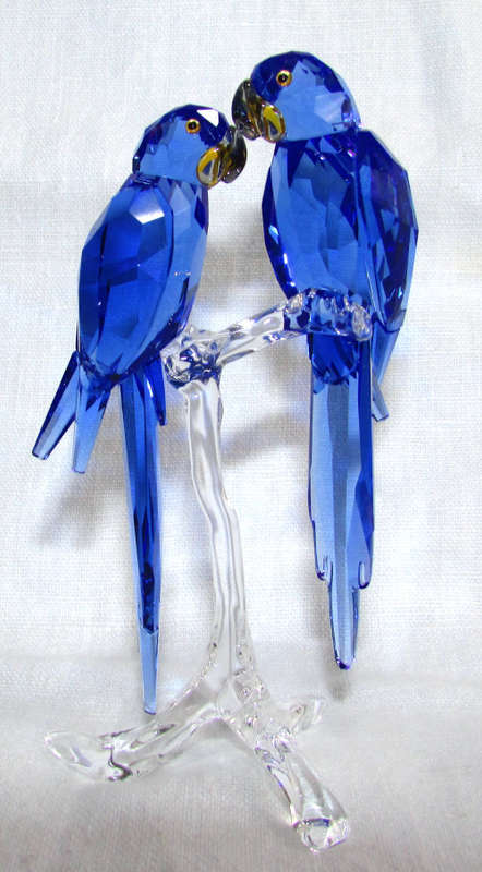 SWAROVSKI CRYSTAL HYACINTH MACAWS - SCS 2014