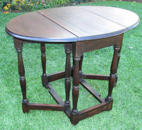 ANTIQUE GATELEG TABLE