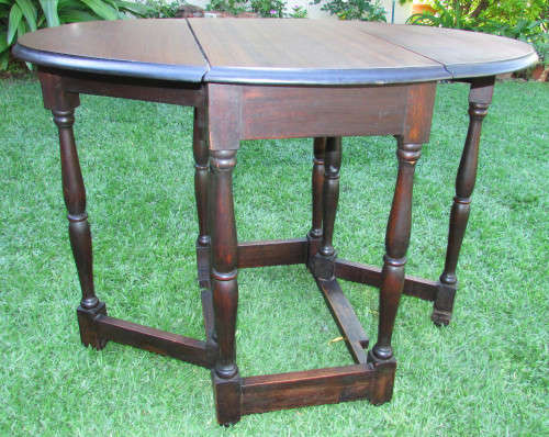 ANTIQUE GATELEG TABLE