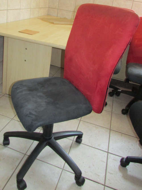 HIGHBACK OFFICE CHAIRS