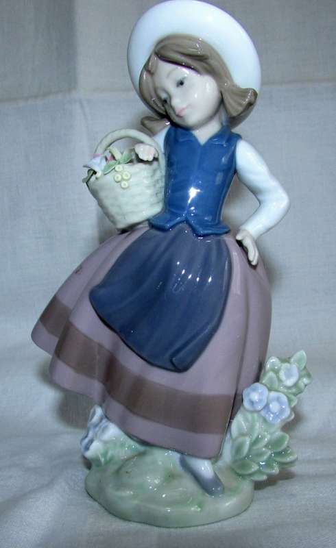 LLADRO - SWEET SCENT - Retired