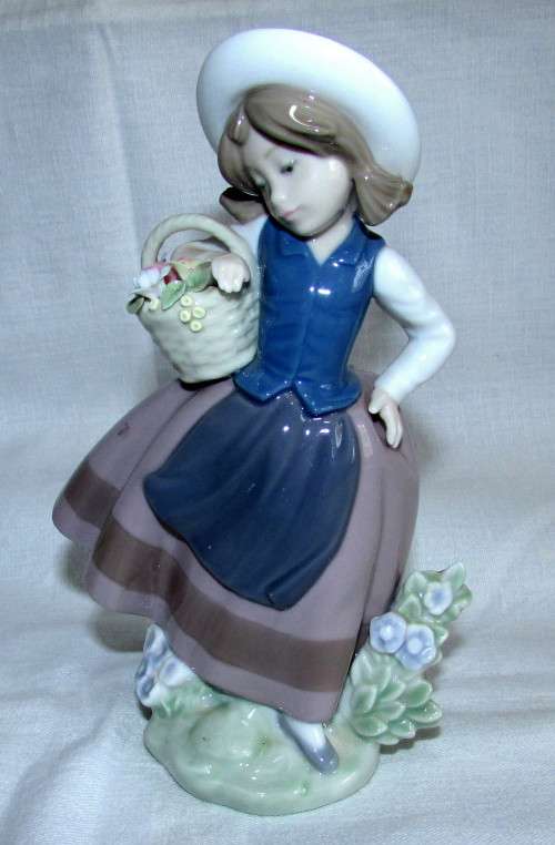 LLADRO - SWEET SCENT - Retired