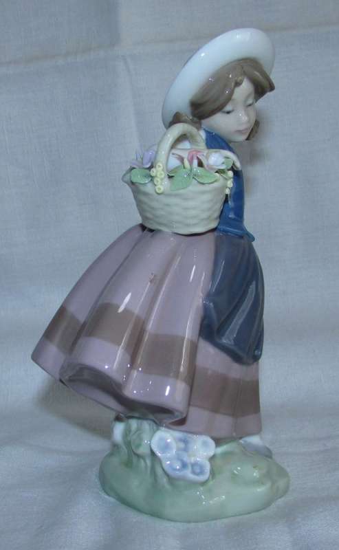 LLADRO - SWEET SCENT - Retired