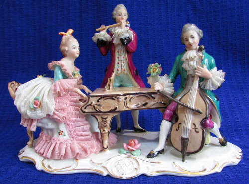 VINTAGE GERMAN DRESDEN  LACE FIGURINE -  W WESSEL - FRANKENTHAL