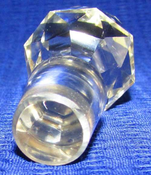 SMALL CRYSTAL DECANTER STOPPER