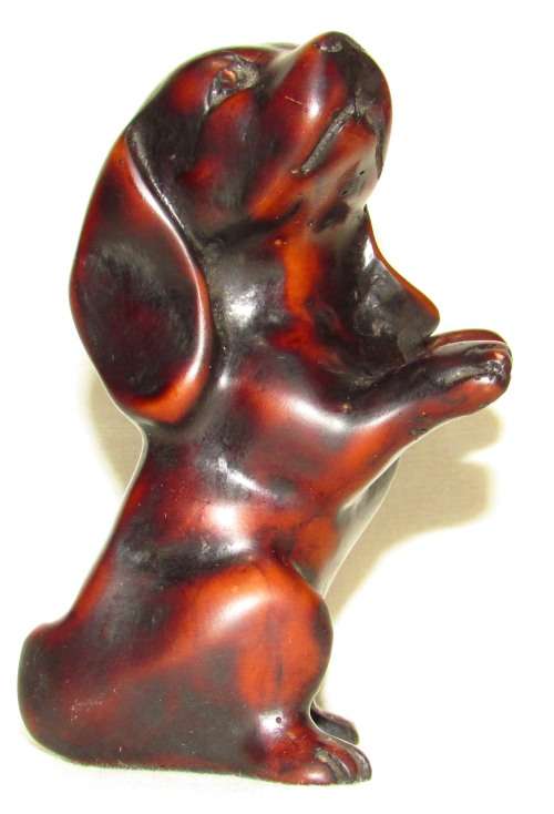 SITTING DACHSHUND - VERY CUTE DOG FIGURINE